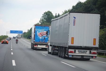 camion-autoroute-vitesse