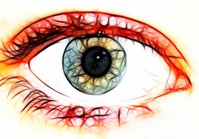 Dormir avec ses lentilles multiplie par 8 le risque d’infection oculaire