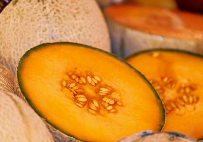 Lardons bio au nitrite de sodium, « melon charentais » produit à l’étranger… Quand l’industrie raconte des salades
